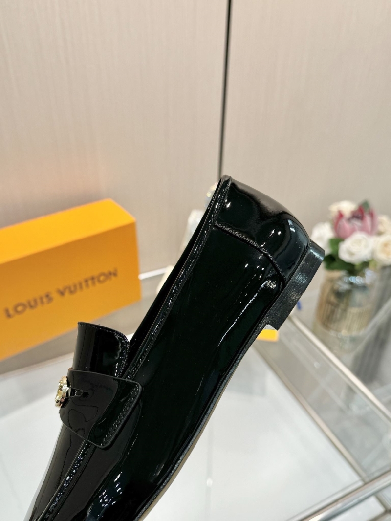 l0vis Vvtt0n loafers